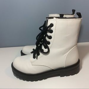 UNR8ED White Firm 7.5 Boots